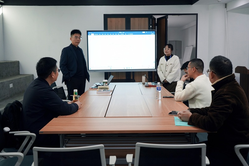 1764051006276247.jpg 英语课2.jpg